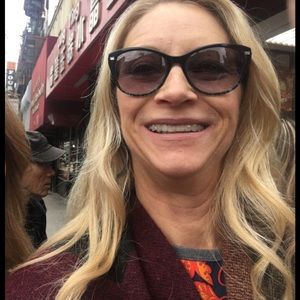 Meet your Posher, Kelly